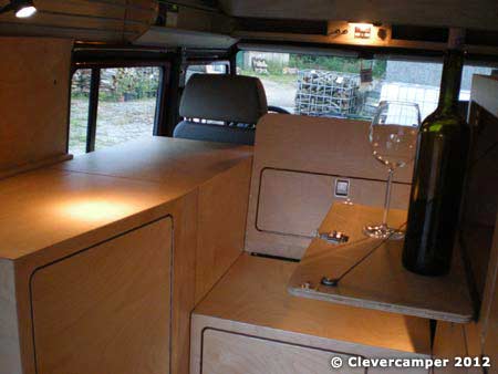 Clevercamper Innenausbau >> Halbhoher Schrank links